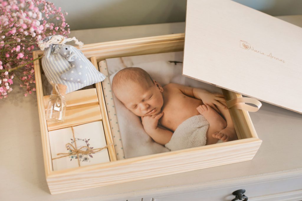 Caja regalo con fotografías newborn o maternidad