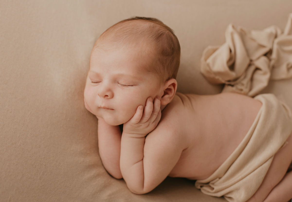 Fotos newborn en Badalona. Estudio de fotografía María Arenas